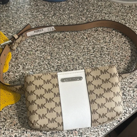Michael Kors Tan and White belt Bag - Picture 1 of 1
